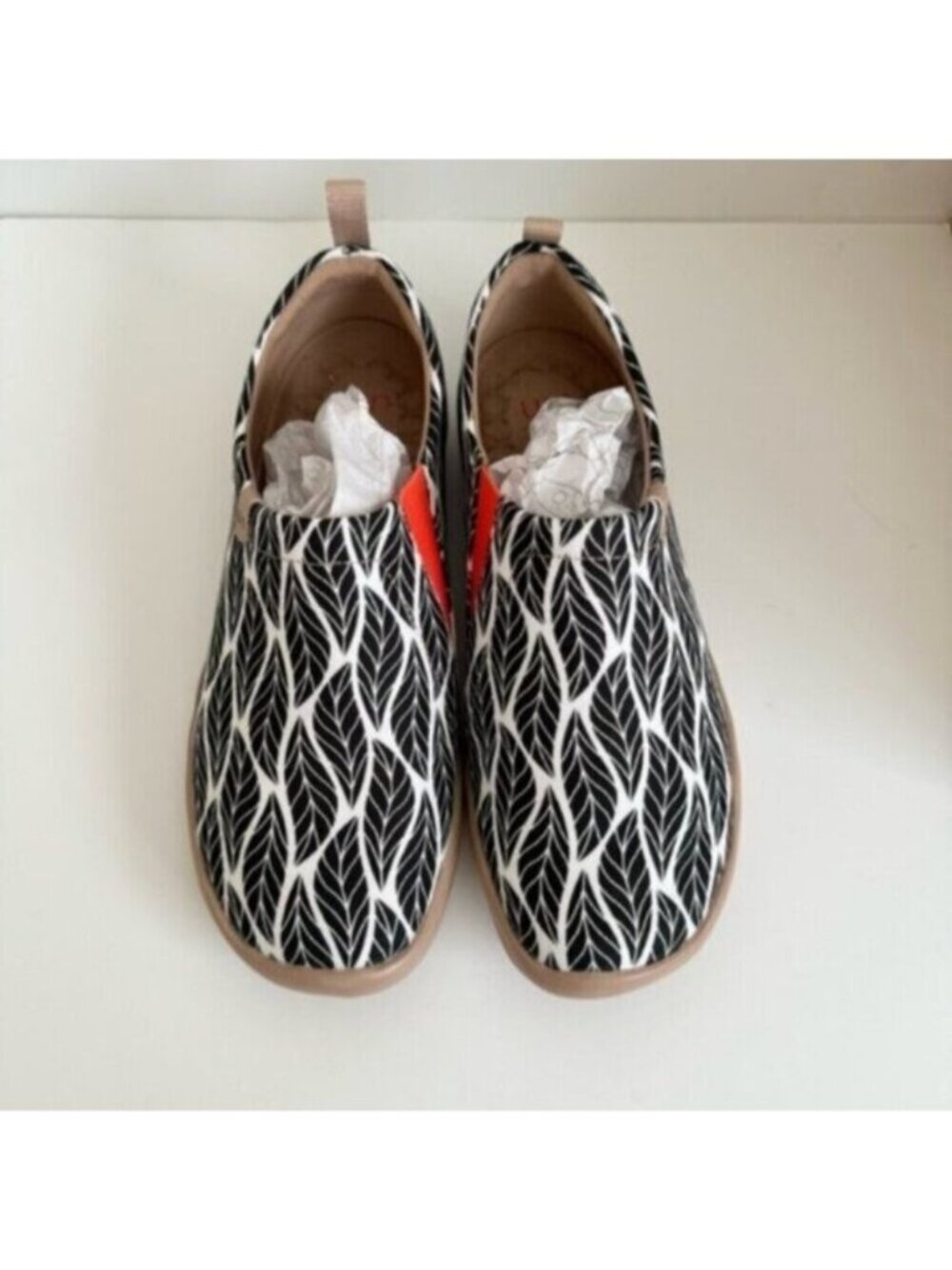 UIN Size 6.5 Slip On Shoes Canvas Comfortable Loafers Beyond The Shadow